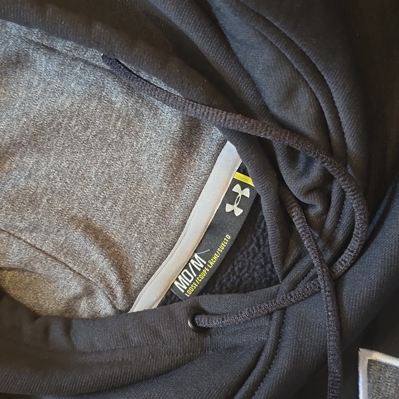 Under Armoir Hoodie. Black Size Medium - Picture 3 of 3